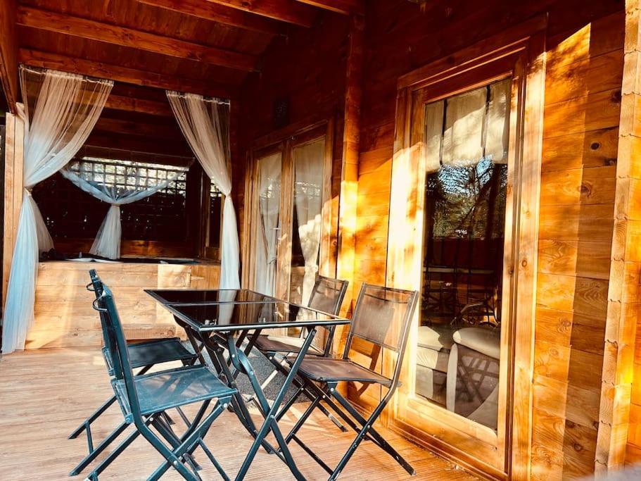 Chalet Bois Jacuzzi Bessan Экстерьер фото